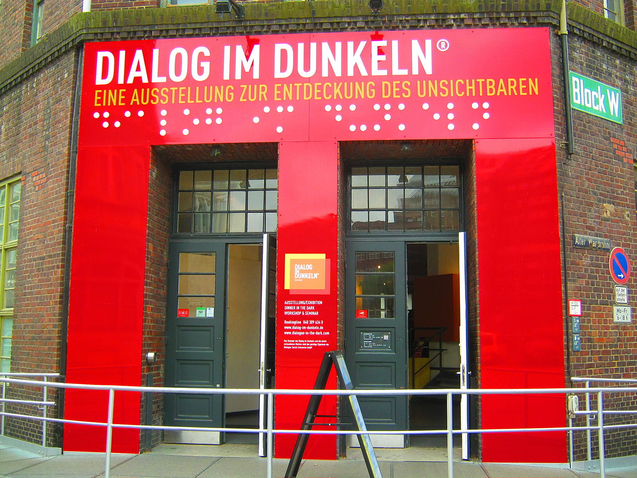 Bild Dialog im Dunkeln Hamburg