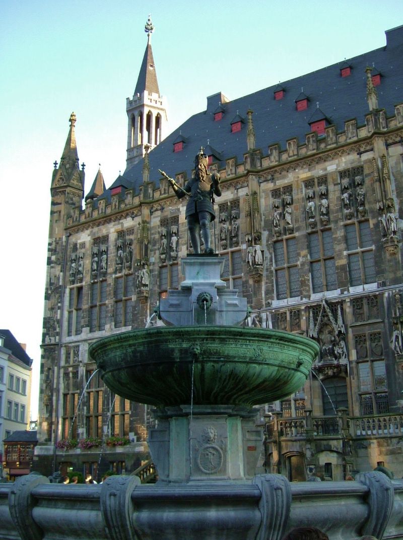 Bild Karlsbrunnen Aachen