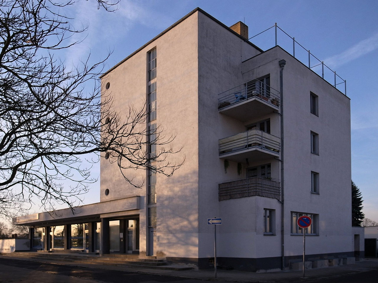 Bild Konsumgebäude Dessau Törten