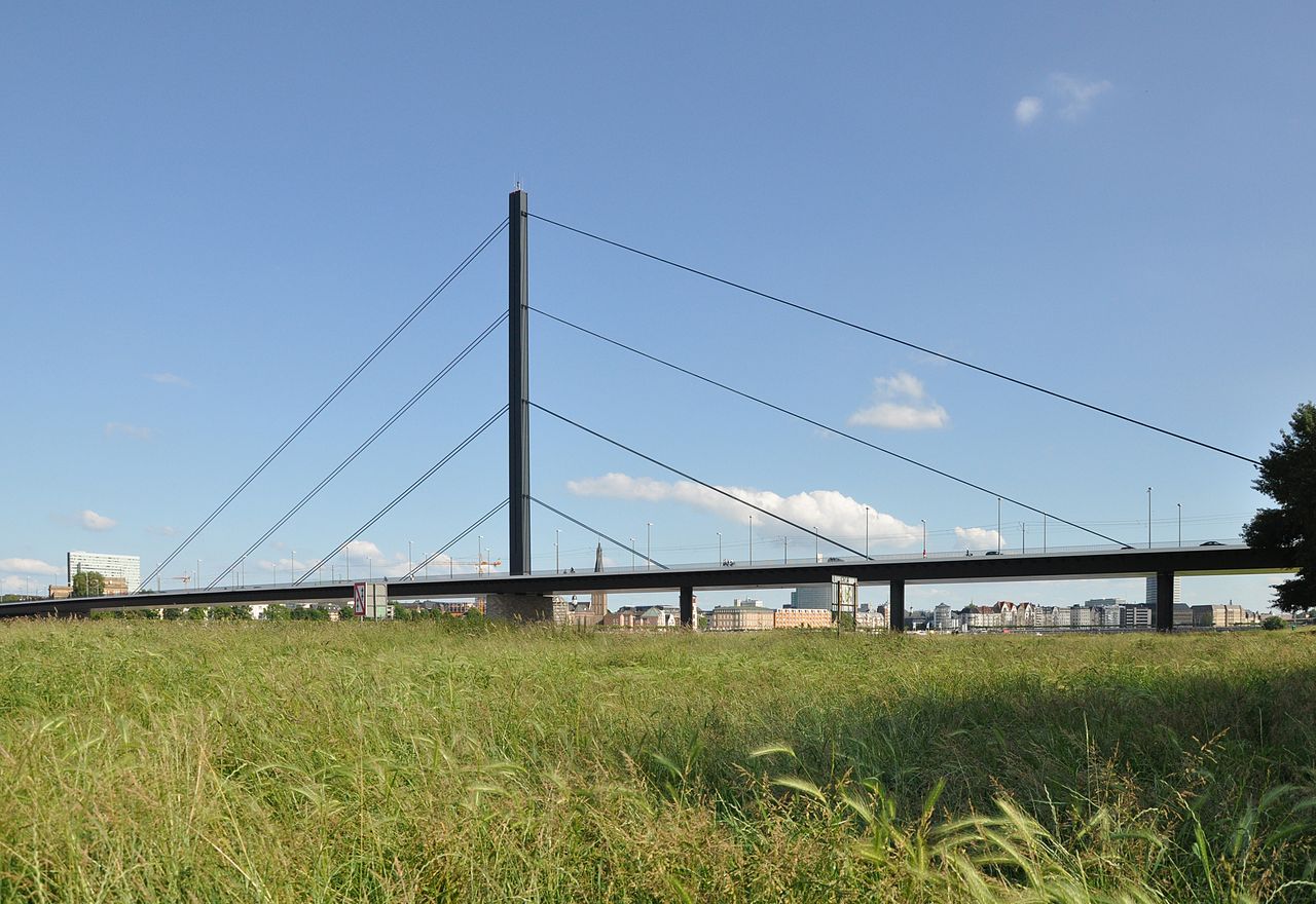 Bild Oberkasseler Brücke Düsseldorf
