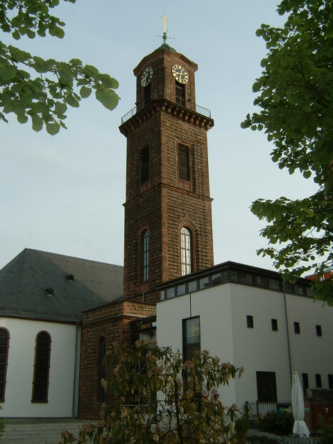 Bild Kirche St. Jakob und Neubau Gemeindehaus  Frankfurt am Main