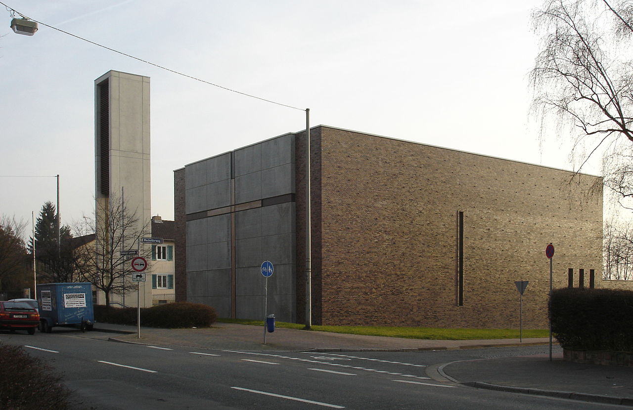 Bild Kirche und Gemeindezentrum Allerheiligste Dreifaltigkeit Frankfurt am Main