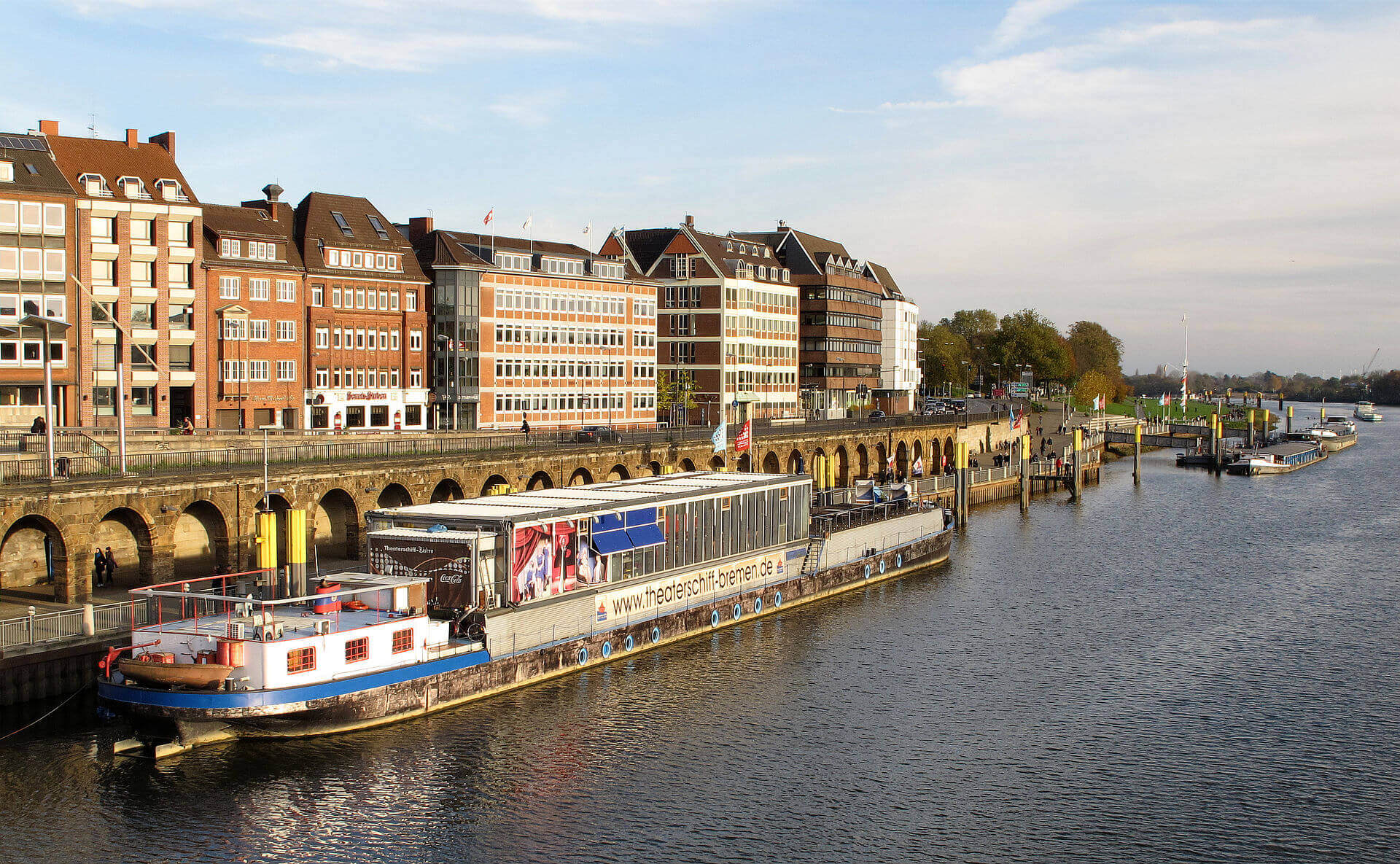 Bild Theaterschiff Bremen