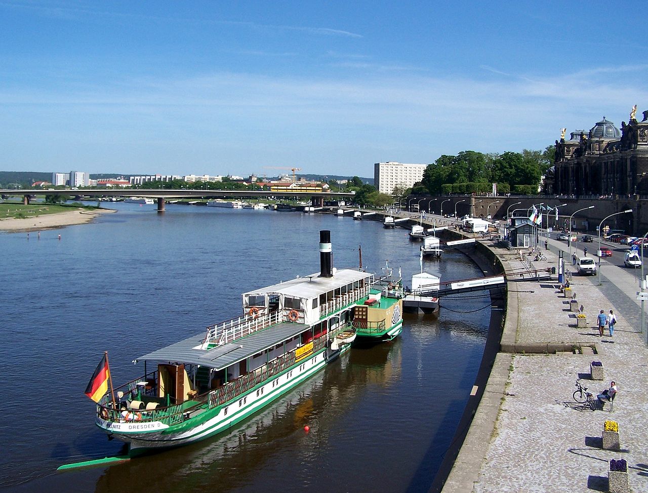 Bild Historischer Raddampfer Dresden