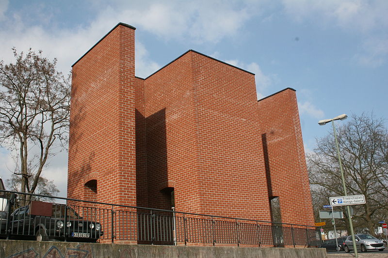 Bild Kirkeby Raumskulptur Kassel