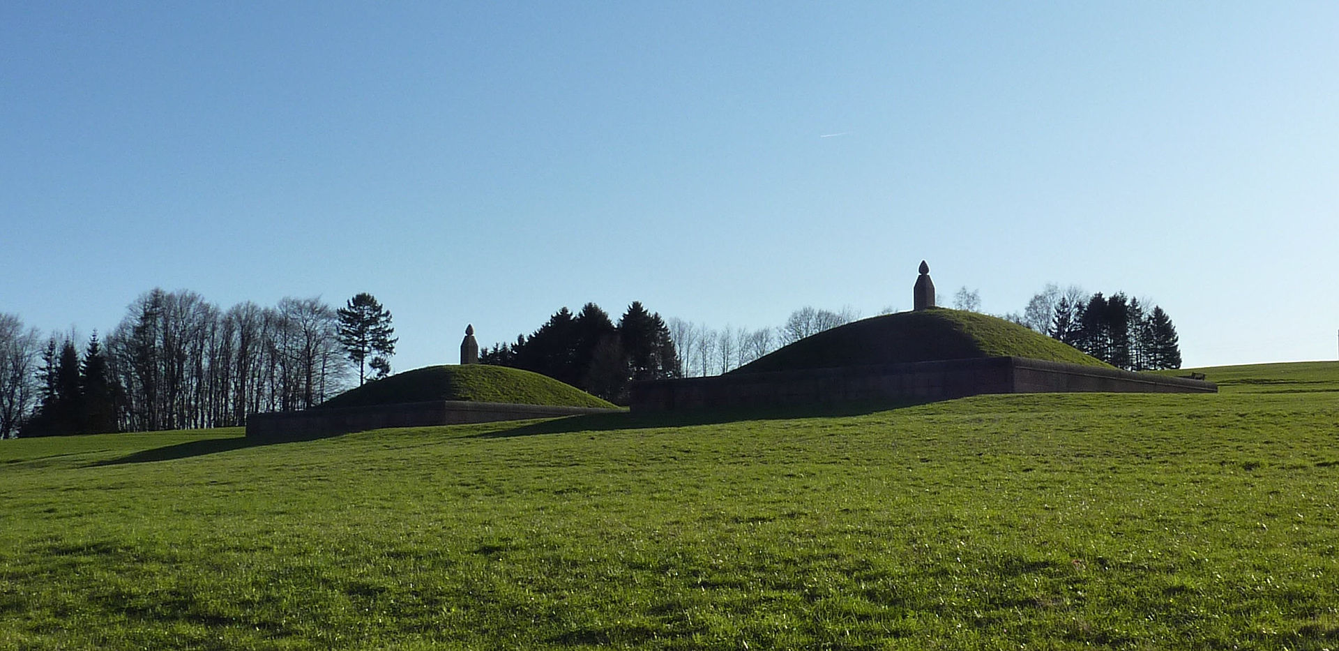 Bild Monumentale Grabhügel Oberlöstern