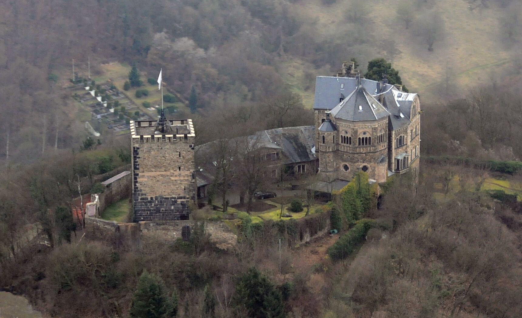 Bild Burg Rheineck bei Bad Breisig