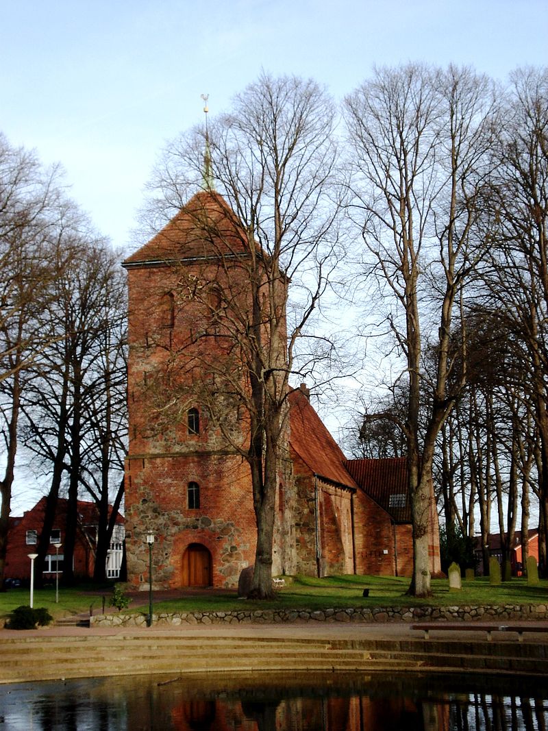 Bild Kirche St. Fabian und St. Sebastian Kirche Rensefeld