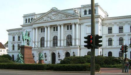 Bild Rathaus Hamburg Altona