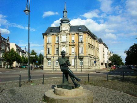 Bild Kurt Weill Denkmal Dessau