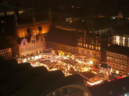 Bild Historische Weihnachtsmarkt am Rathaus Lübeck