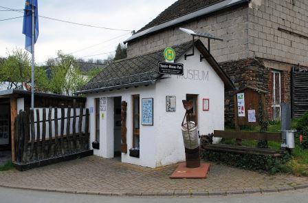 Bild Museum in der Wartehalle Lützkampen